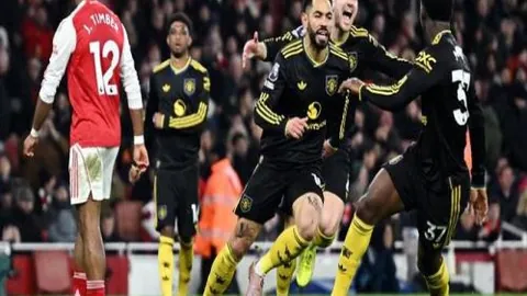 吴昌泽快攻抢断，空中双手暴扣精彩瞬间